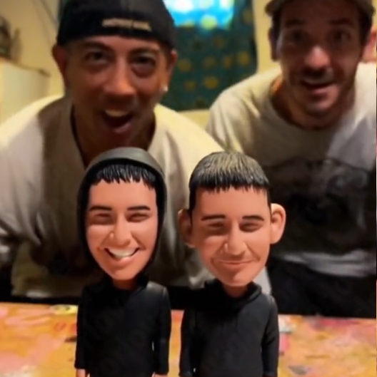 Fully Customizable 2 Person Bobbleheads Gift For Couple