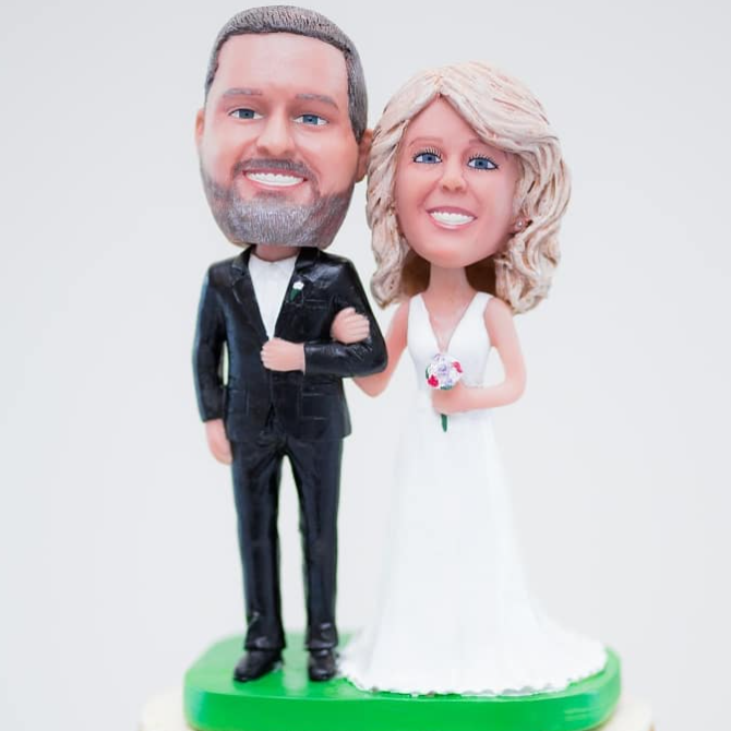 Fully Customizable 2 Person Bobbleheads Gift For Couple